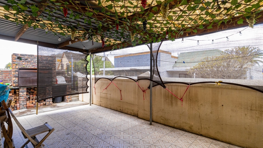 3 Bedroom Property for Sale in Wynberg Western Cape